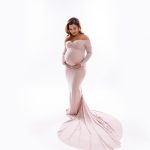 maternity-photoshoot-dress-rental-fitted-soft-pink-instudiophotos-4